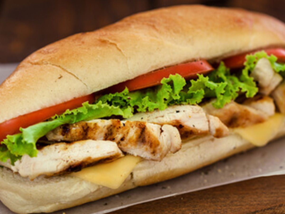 Munch Chicken Mozzarella Sandwich