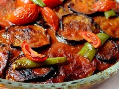 Mesakaa With Tomato Sauce Box