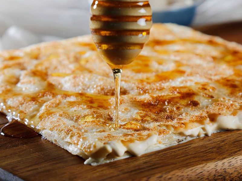 Qeshta And Honey Mutabbaq
