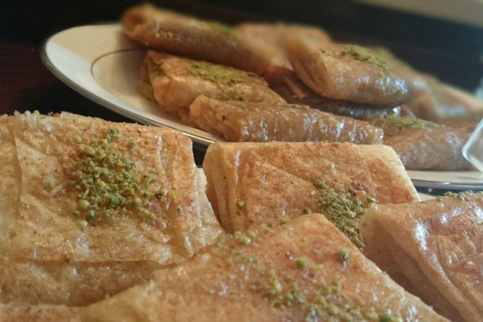 Qeshta And Honey Mutabbaq