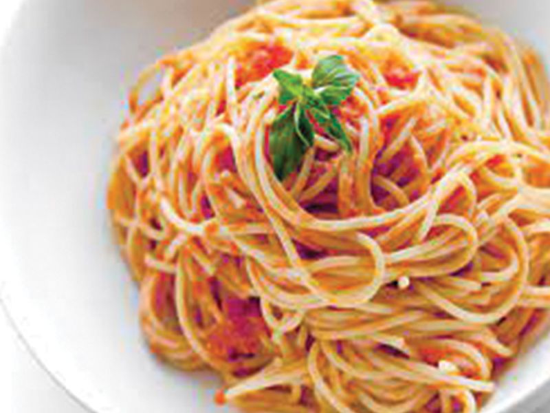 Plain spaghetti pasta