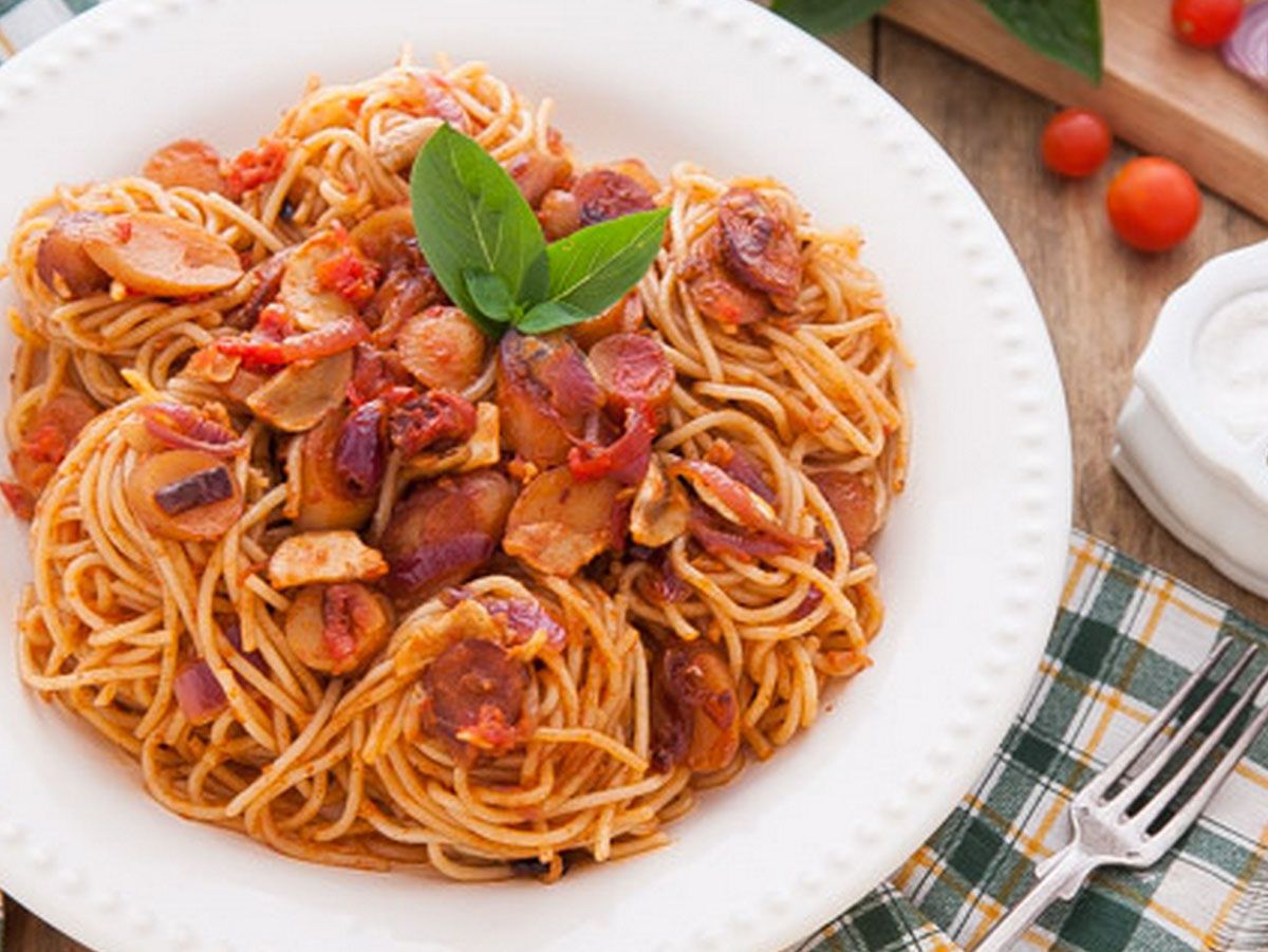 Spaghetti pasta with hot dog