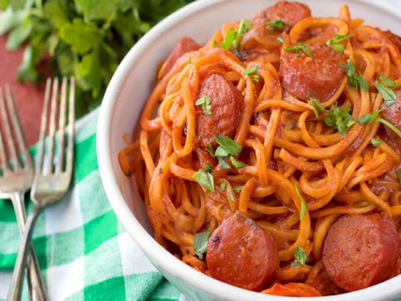 Oriental sausage pasta