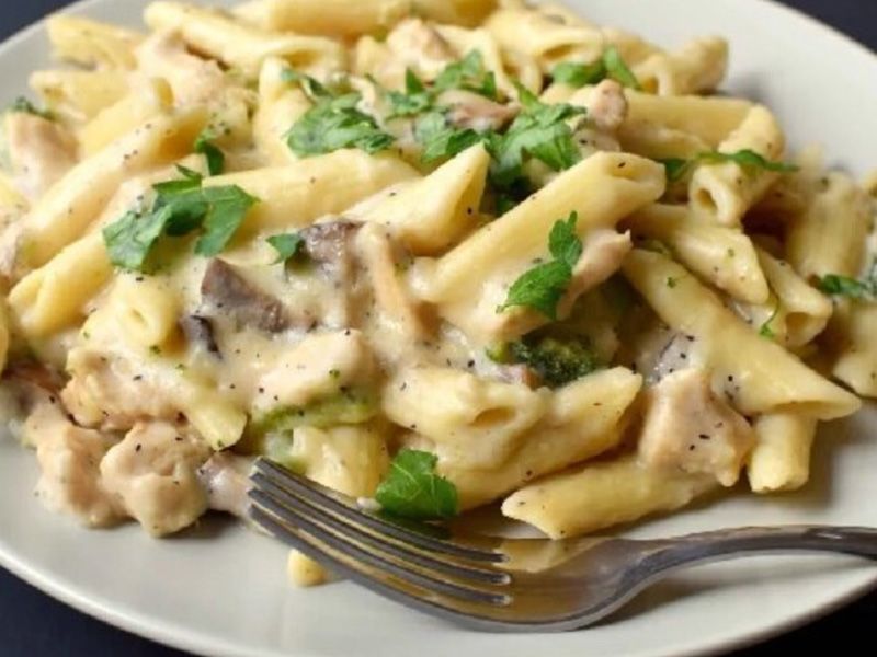 Shawarma Pasta With White Sauce
