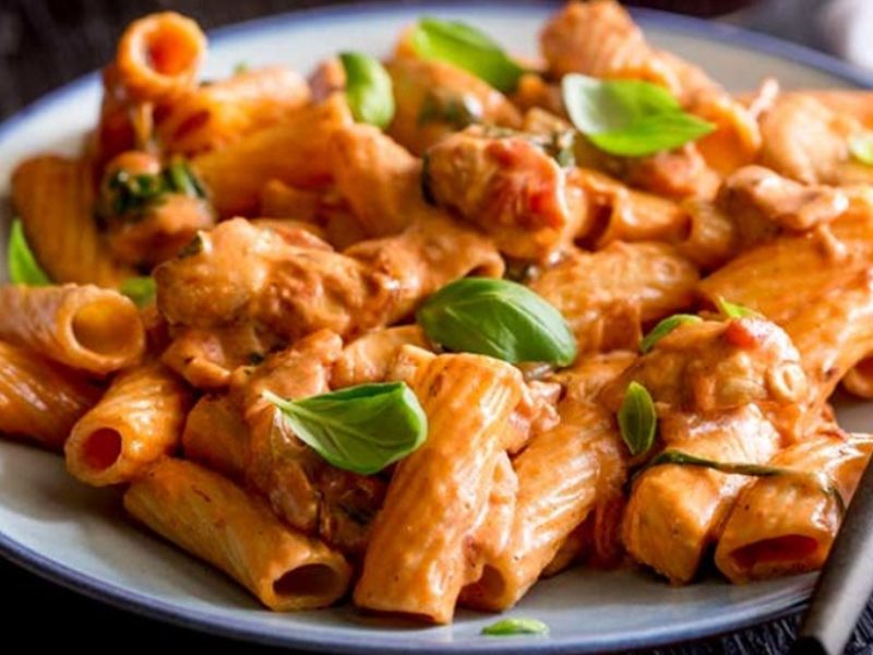 Shawarma Pasta With Tomato Sauce