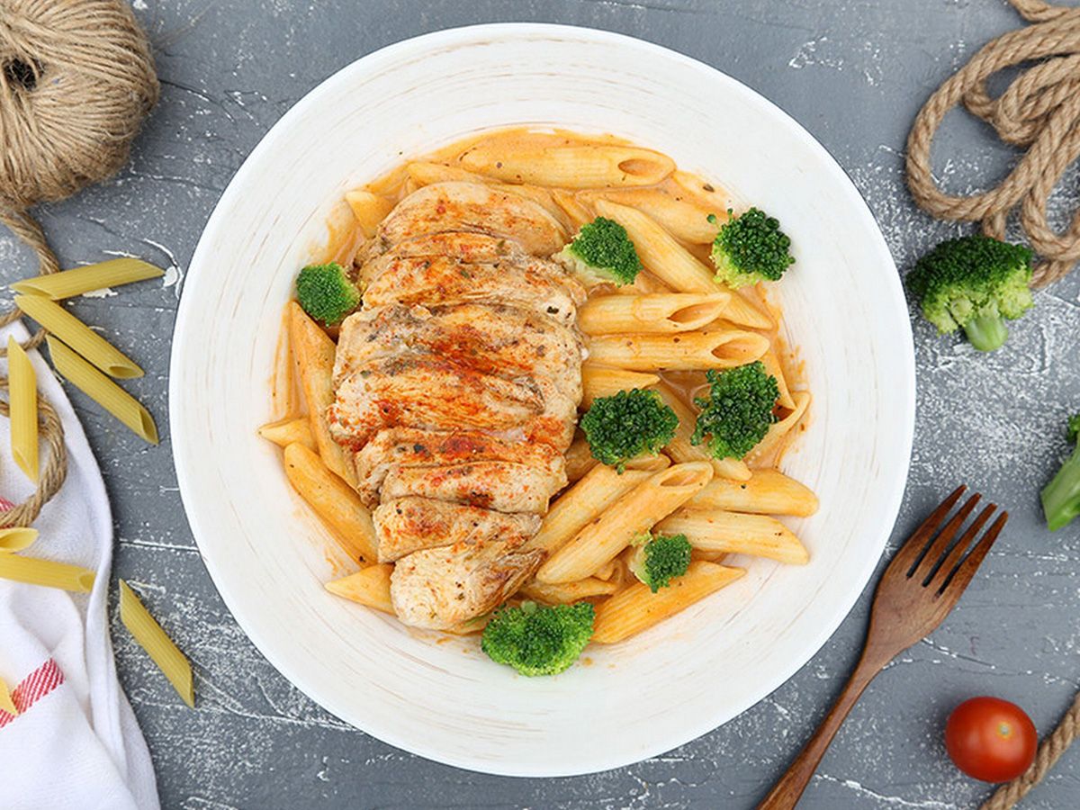 Red sauce crispy pasta