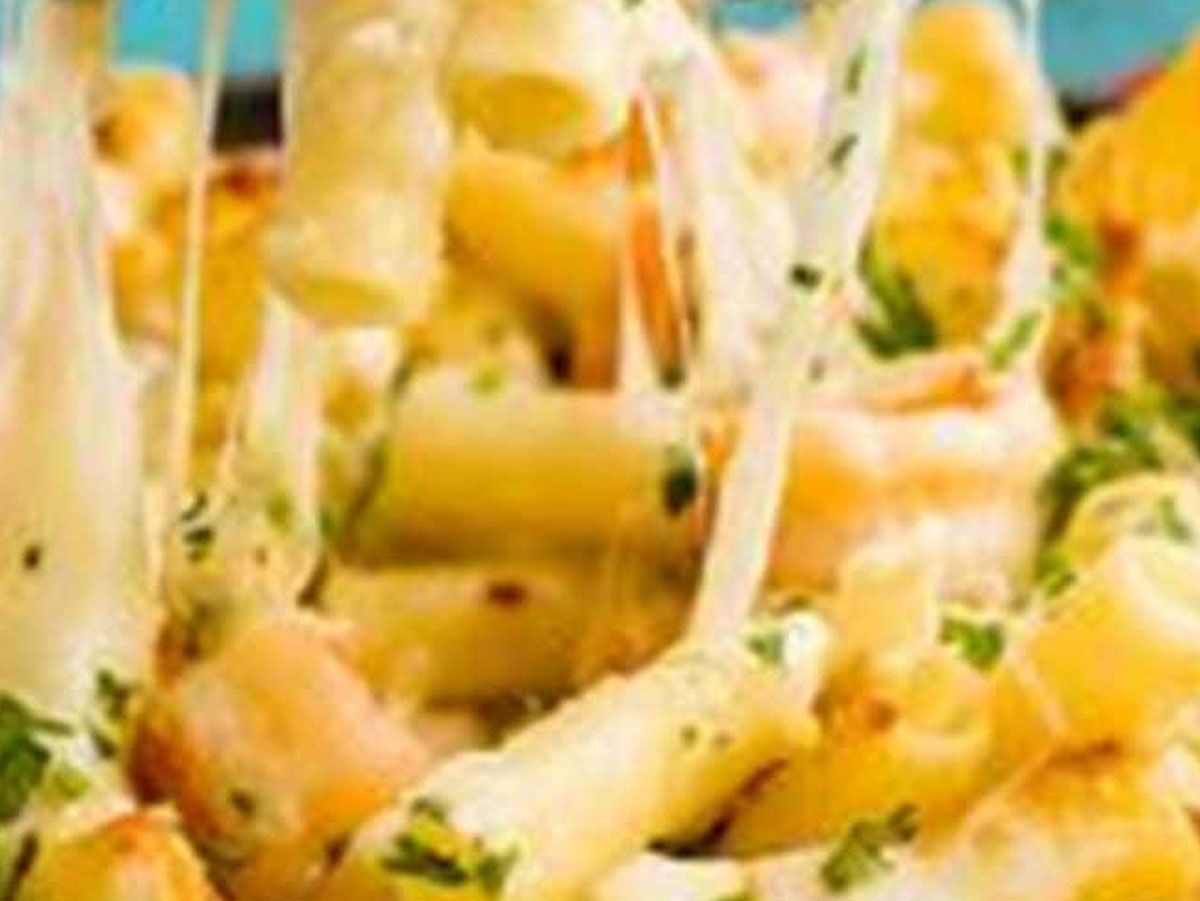 Mixed cheese pasta