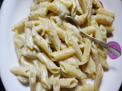 White Sauce Pasta With Chicken Pieces And Mushroom