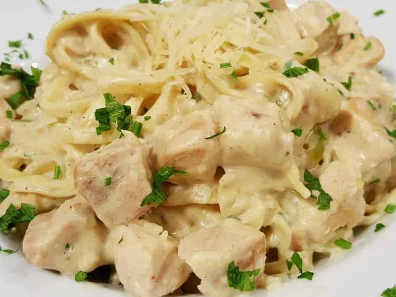 Chicken With White Sauce Pasta