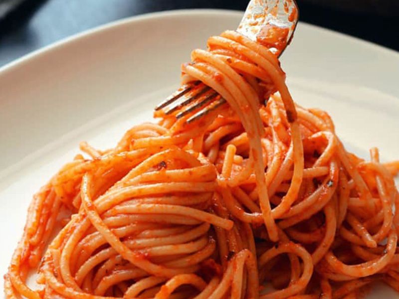 Plain spaghetti pasta