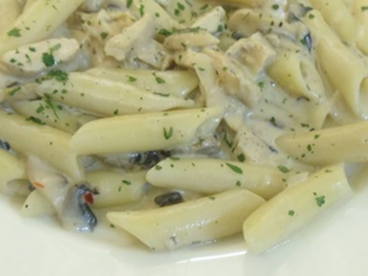 White Sauce Penne Pasta ًWith Liver
