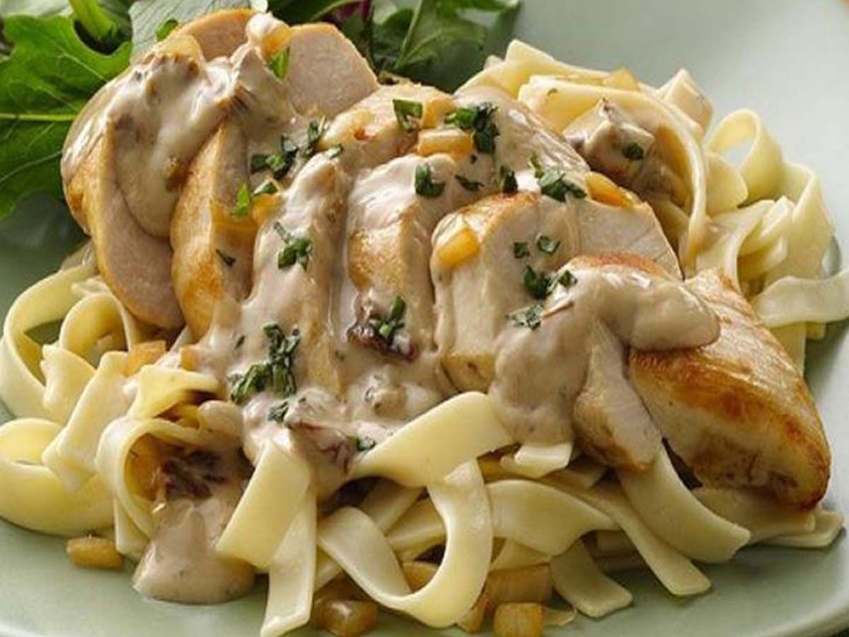 Chick mushroom pasta