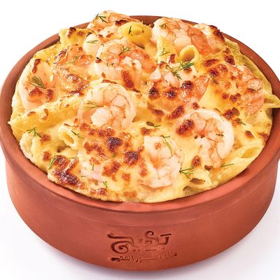Pasta with shrimp white sauce