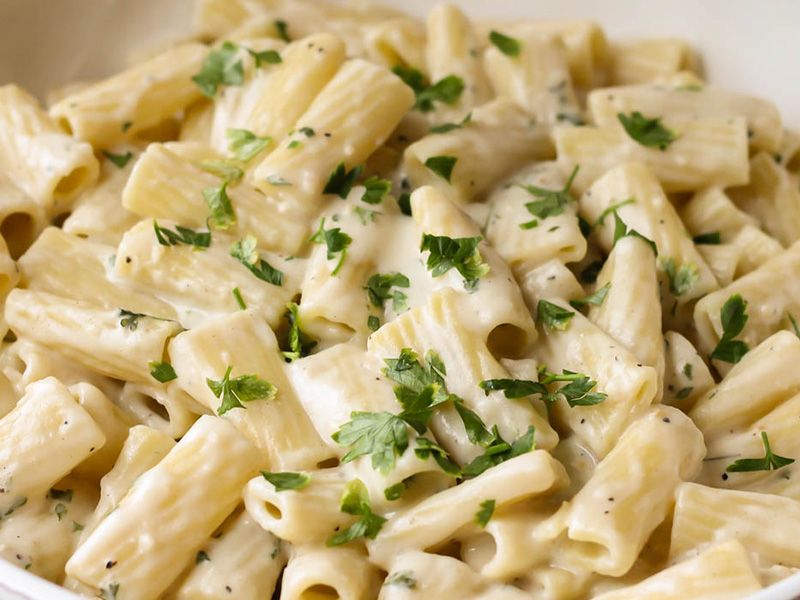 Penne Pasta with white sauce