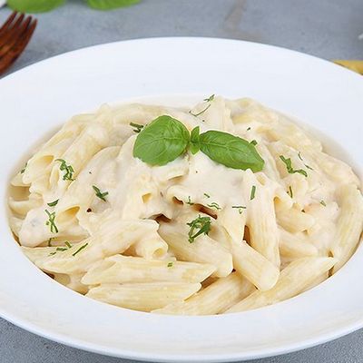 Pasta White or Red Sauce