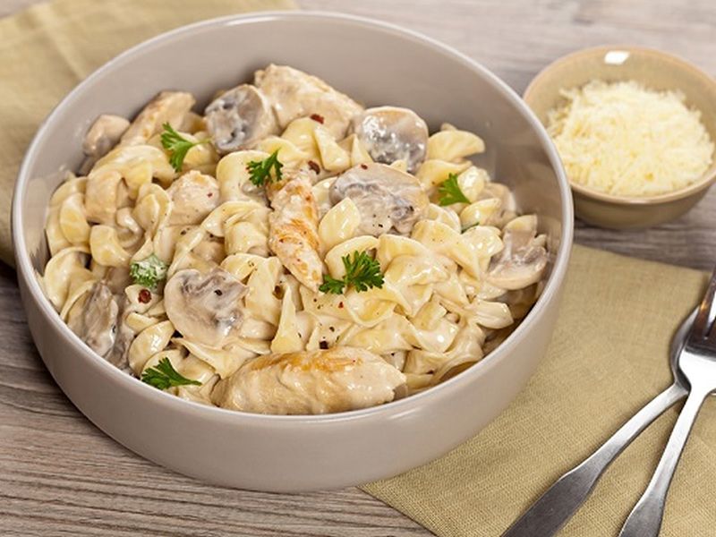 Pasta With Mushroom And White Sauce