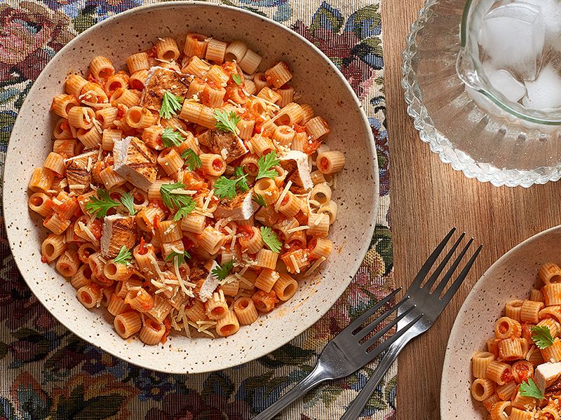 Chicken And White Sauce Pasta