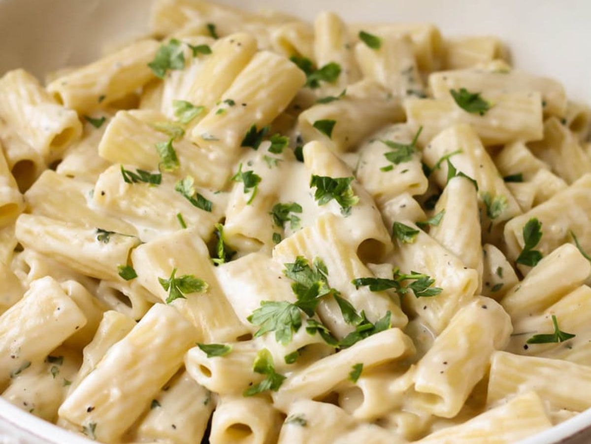 Plain White Sauce Pasta