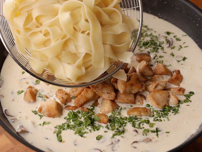 Pasta With Chicken And White Sauce Casserole