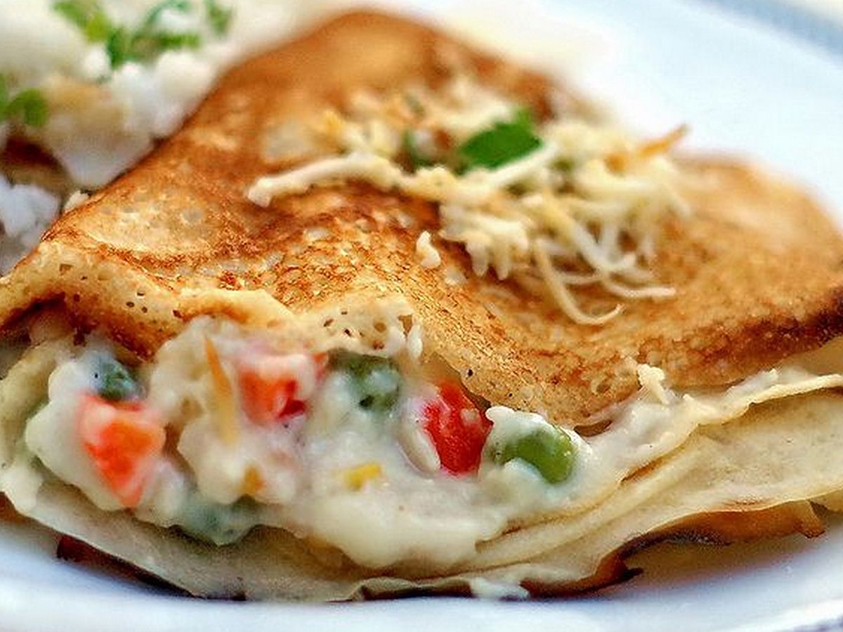 Mix cheese crepe