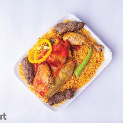 نصف دجاجة و3 قطع كفتة مع أرز بسمتي وصلصة