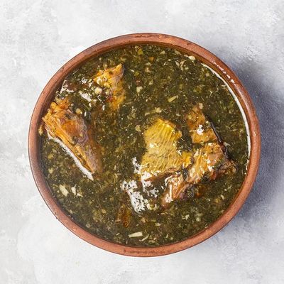 ملوخية مع لحم طاجن