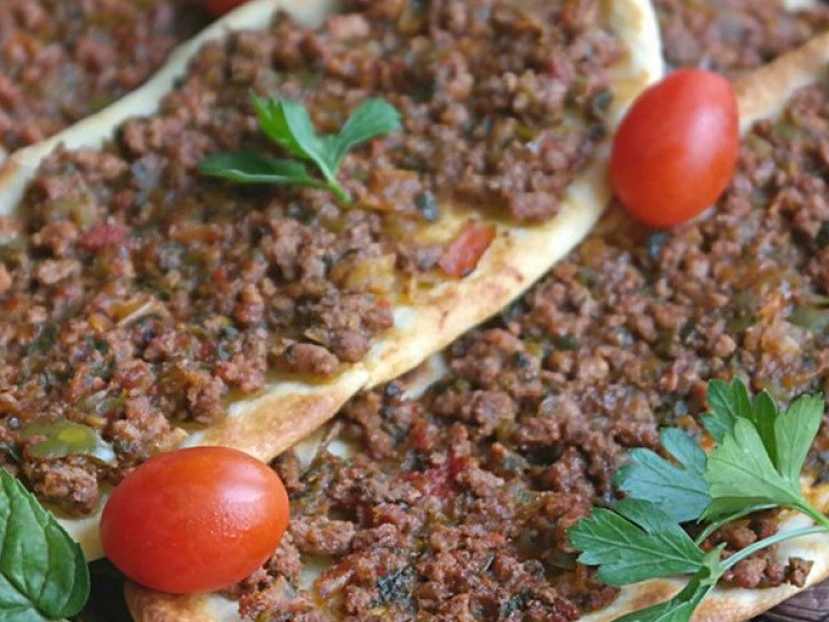 Levantine Safeeha manakish