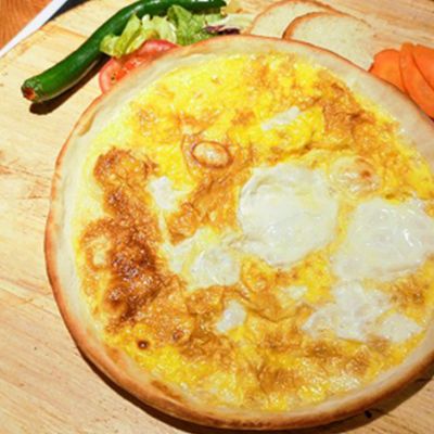 Egg and cheese Manoucheh