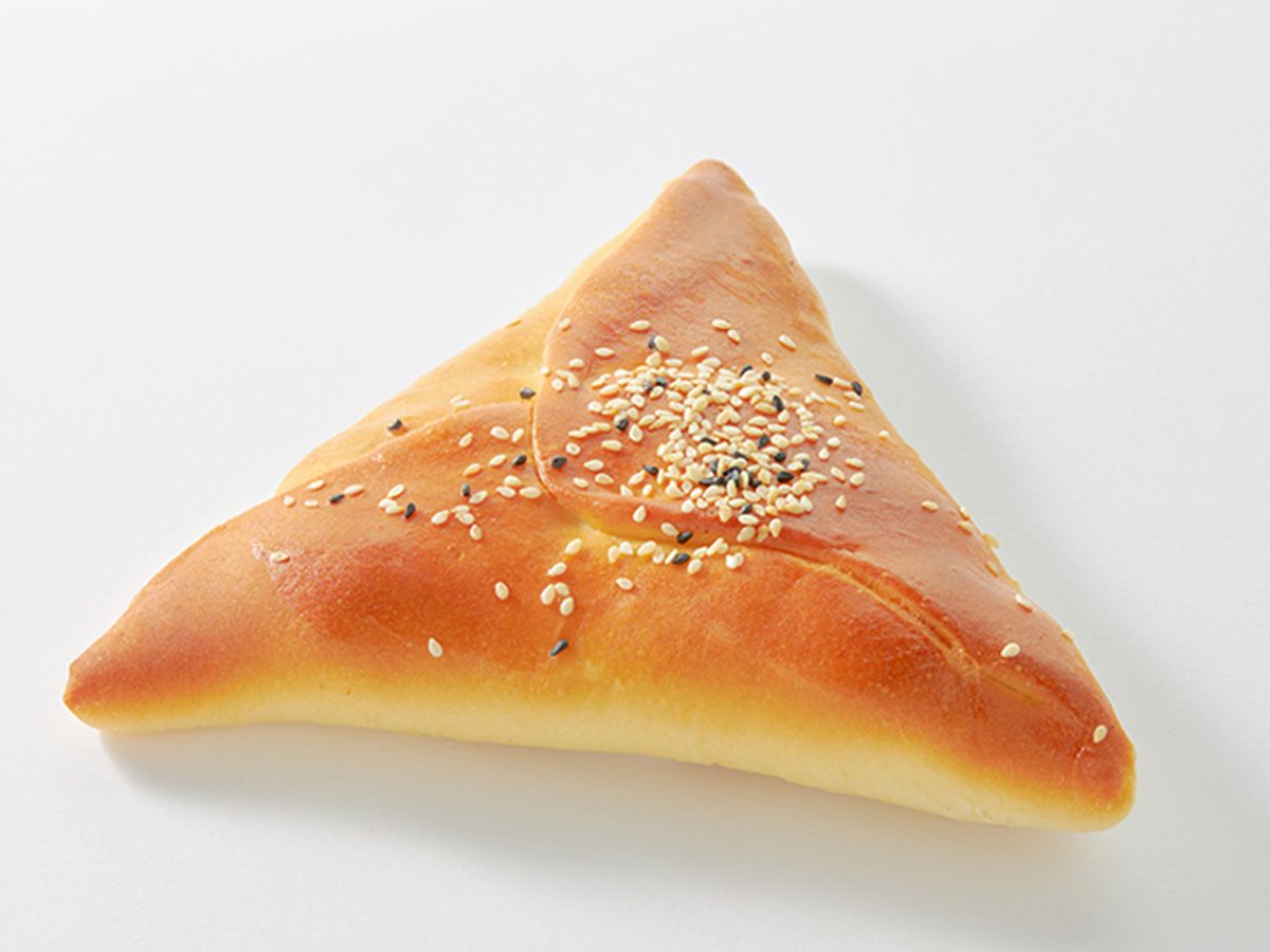 Smoked Turkey With Creamy Cheese Manoucheh