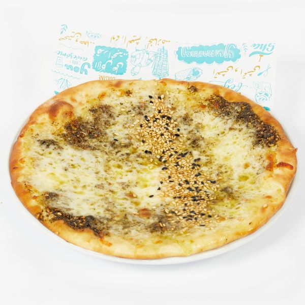 Zaatar with mozzarella Manoucheh