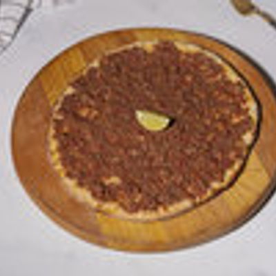 Minced meat Manakish