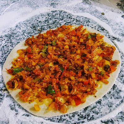 Meat and vegetable manoucheh