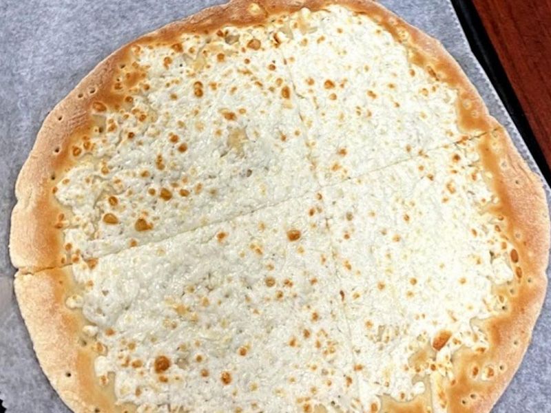 Mozzarella Manakish