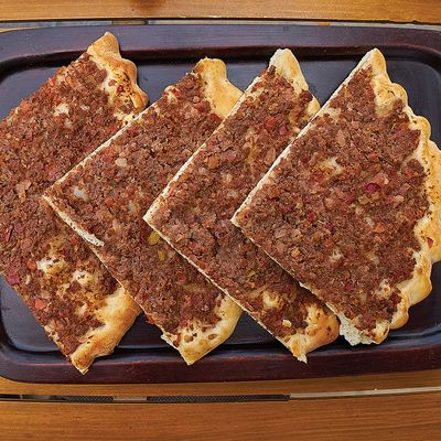 Mozzarella Minced Meat Manoushe