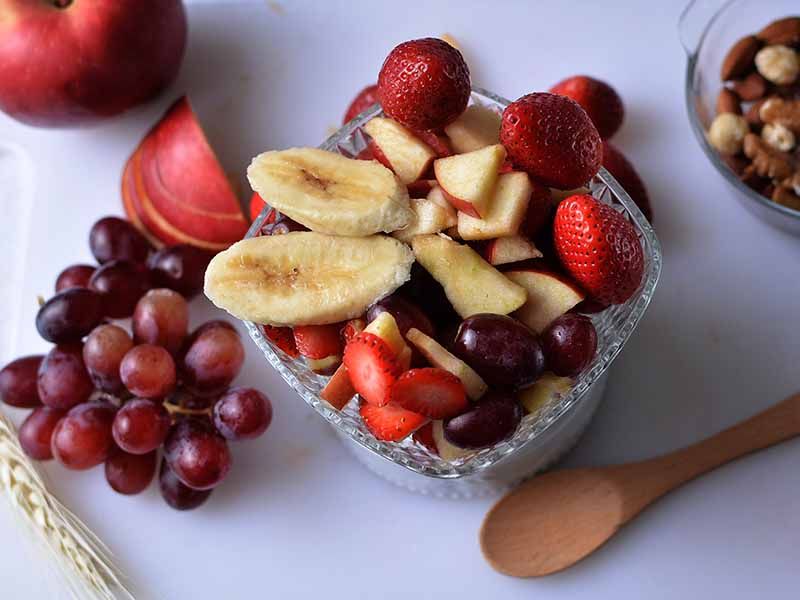 Milk Pudding With Fruit Salad