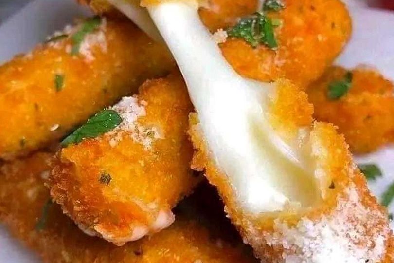 Mozzarella Sticks 4 Pieces