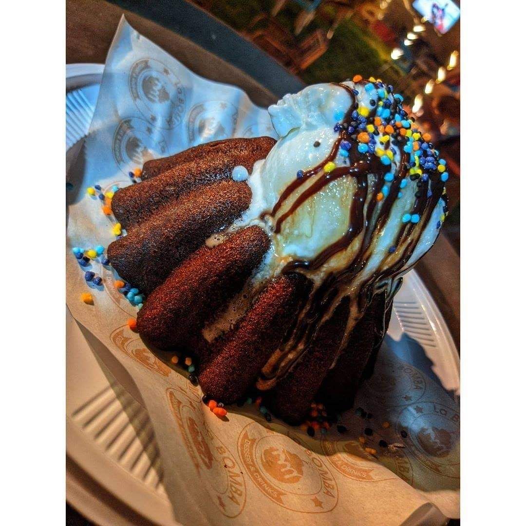 Molten Cake With Ice Cream