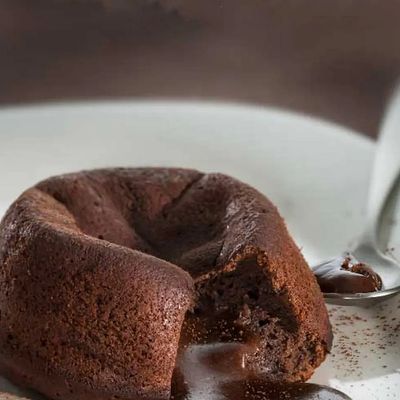 Molten Chocolate Crunchy Cake