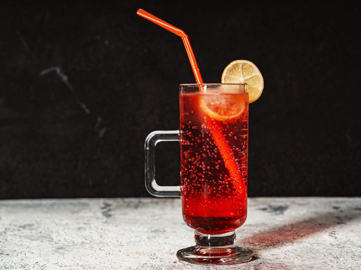 Strawberry and pomegranate mojito