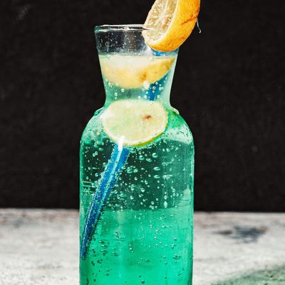 Mint and lemon mojito