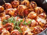 Mac And Cheese With Meatballs Pan