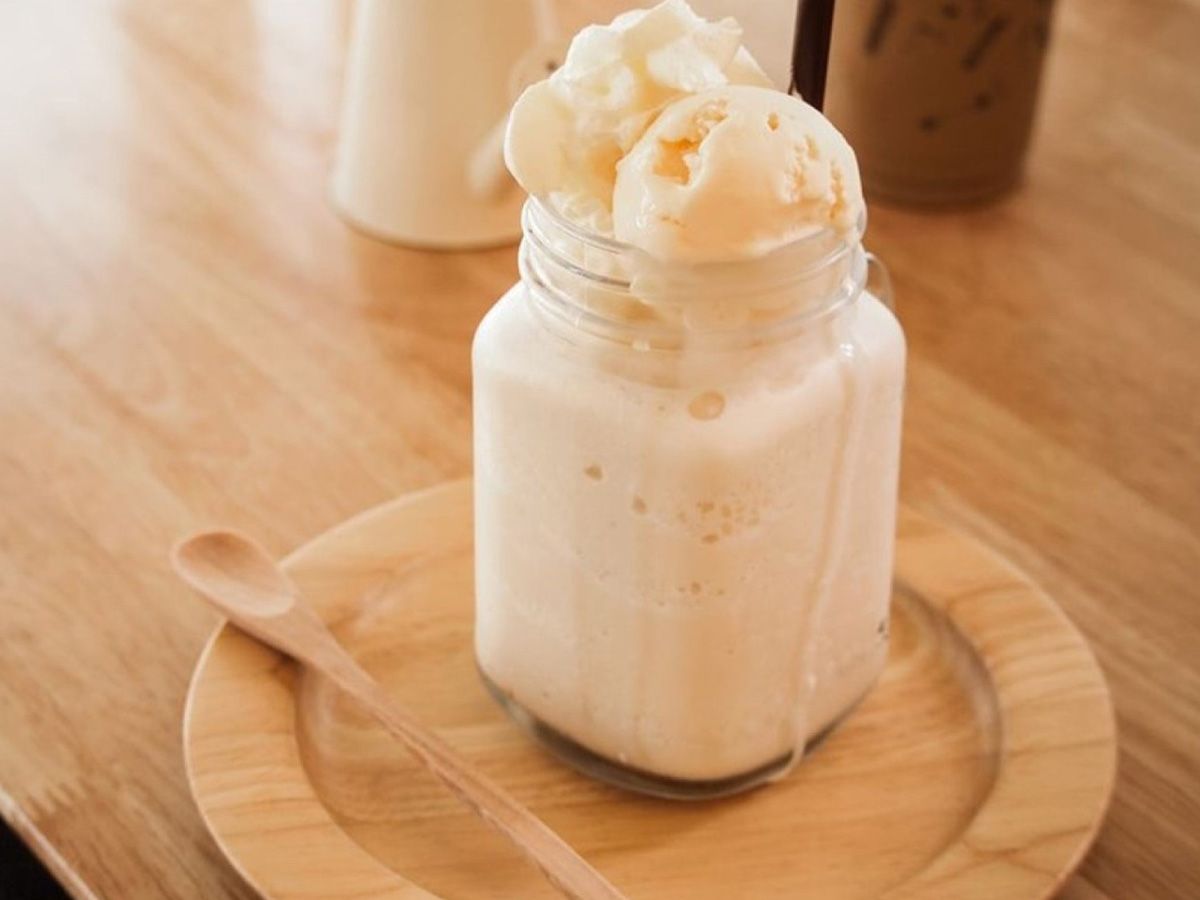 Vanilla milkshake