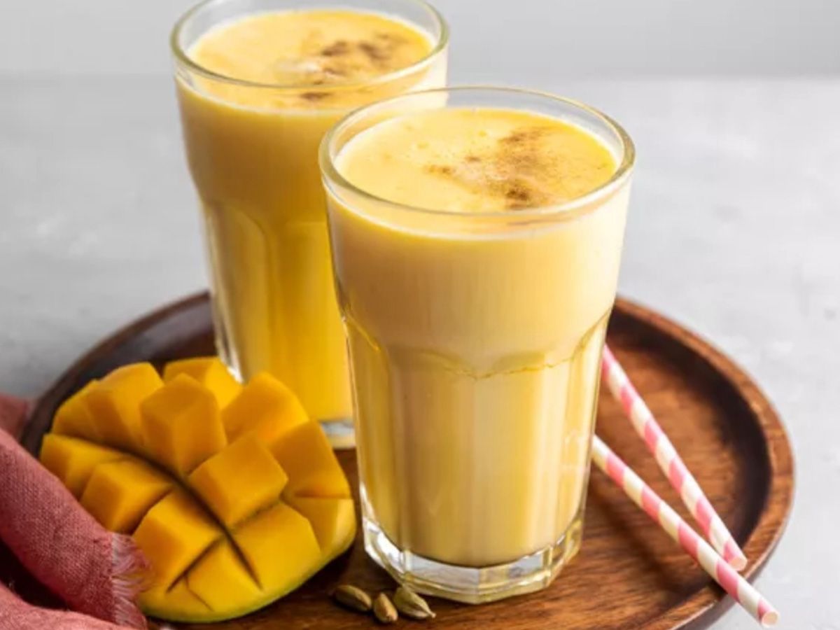 Mango strawberry milkshake