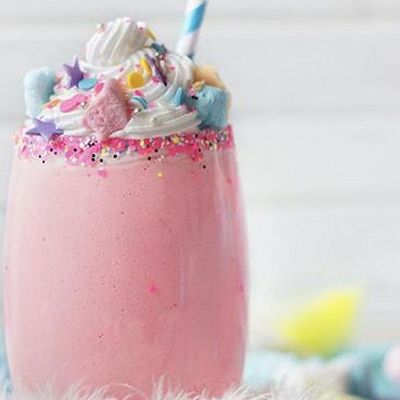 Yogurt Berry Milk Shake