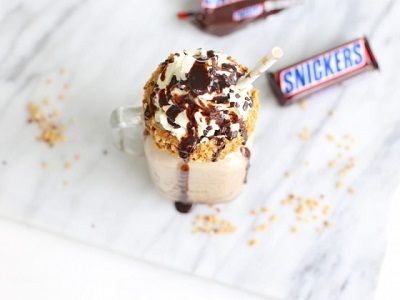 Snickers Chocolate Milkshake