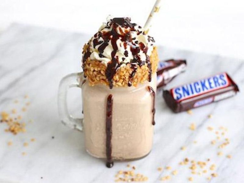 Snickers Chocolate Milkshake