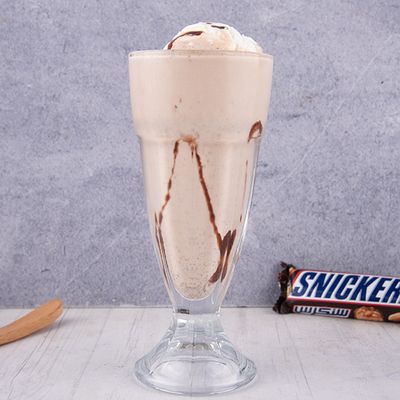 Snickers Chocolate Milkshake