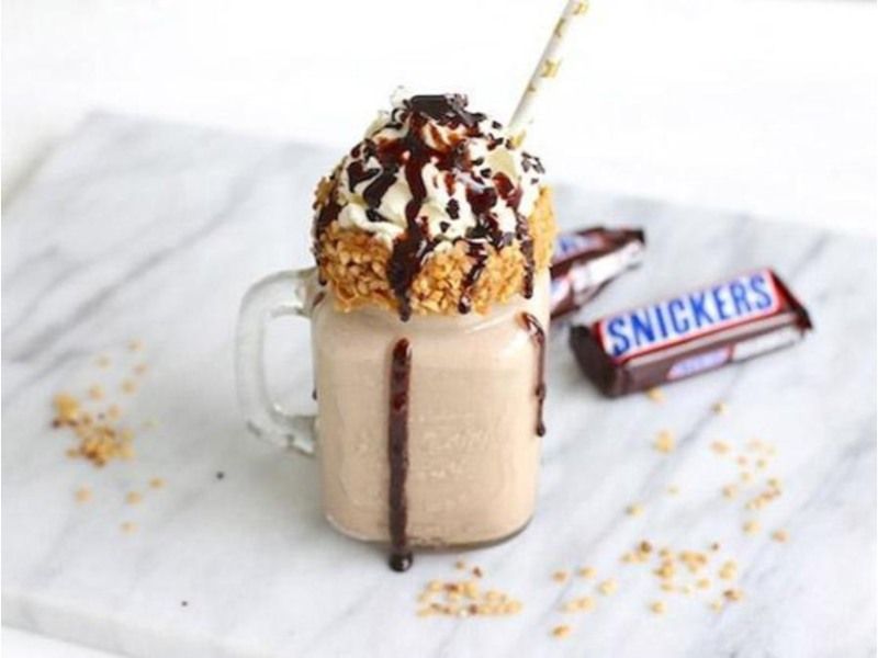 Snickers Chocolate Milkshake