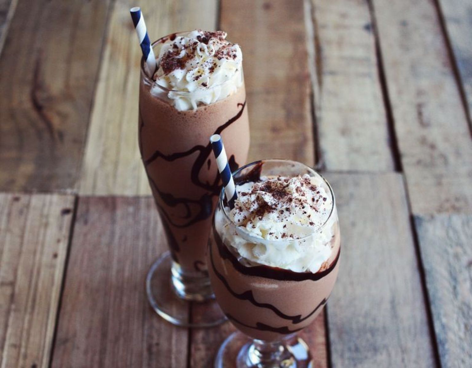 Snickers Chocolate Milkshake