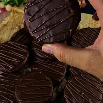 Mini Dark Biscuit